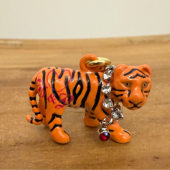 Tiger charm for Jewelry or Bag New and Ready to Gift